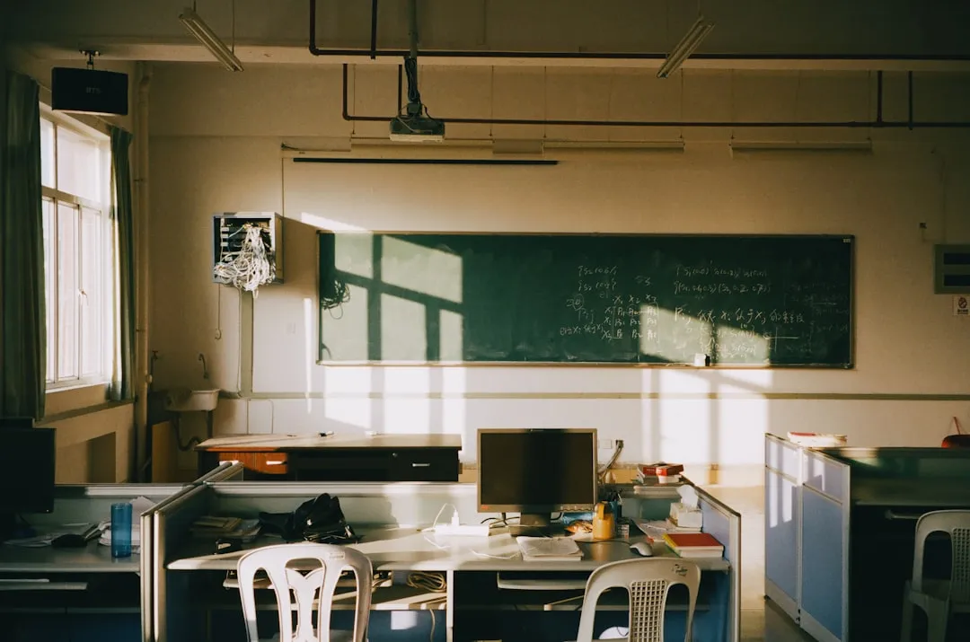 智能安防与智能控制联动方案：为重庆家庭构建多层安全防护体系